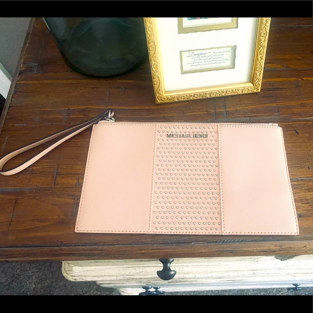 Michael Kors Jetsetter Clutch